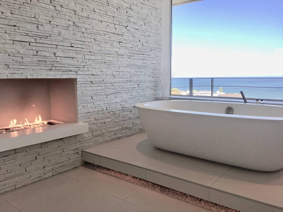 En-suite bathroom 1