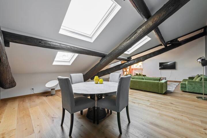 Super Chic Attic in the ♥ of Milan gallery image 3