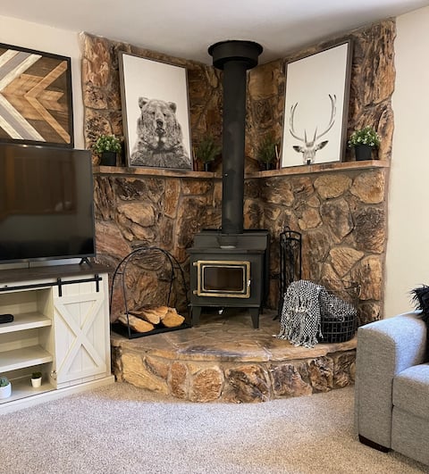 Peaceful Mountain Cabin, near attractions