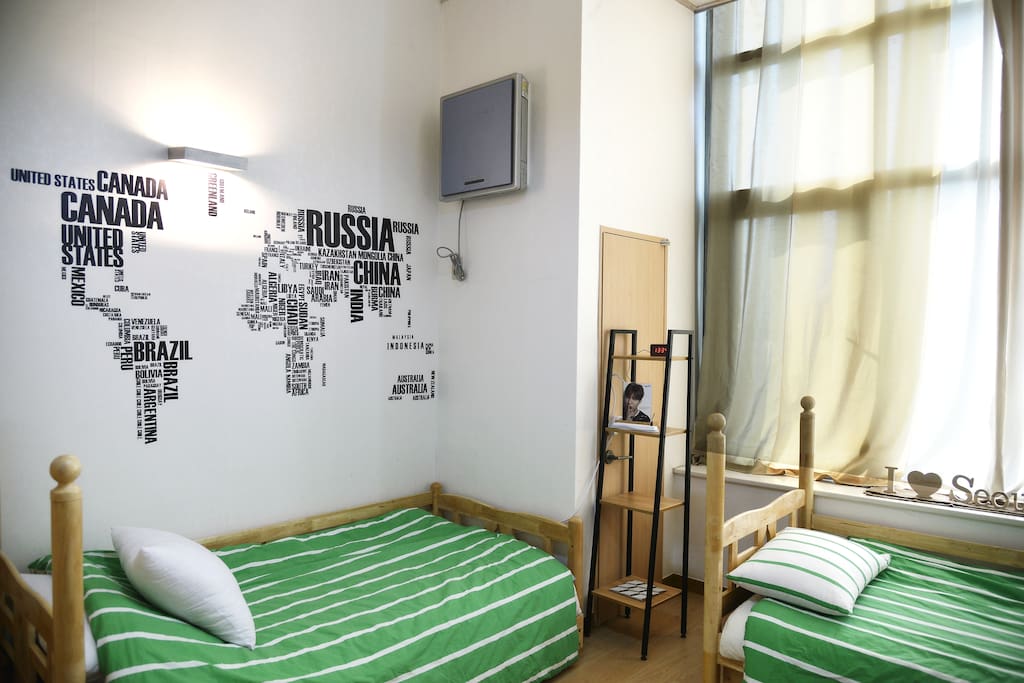 Studio 1F (3 single beds)