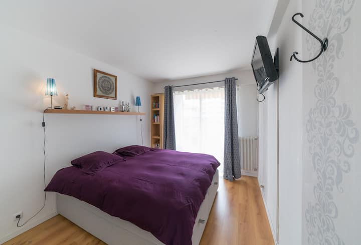 Verlichte kingsize bed (180 x 200)