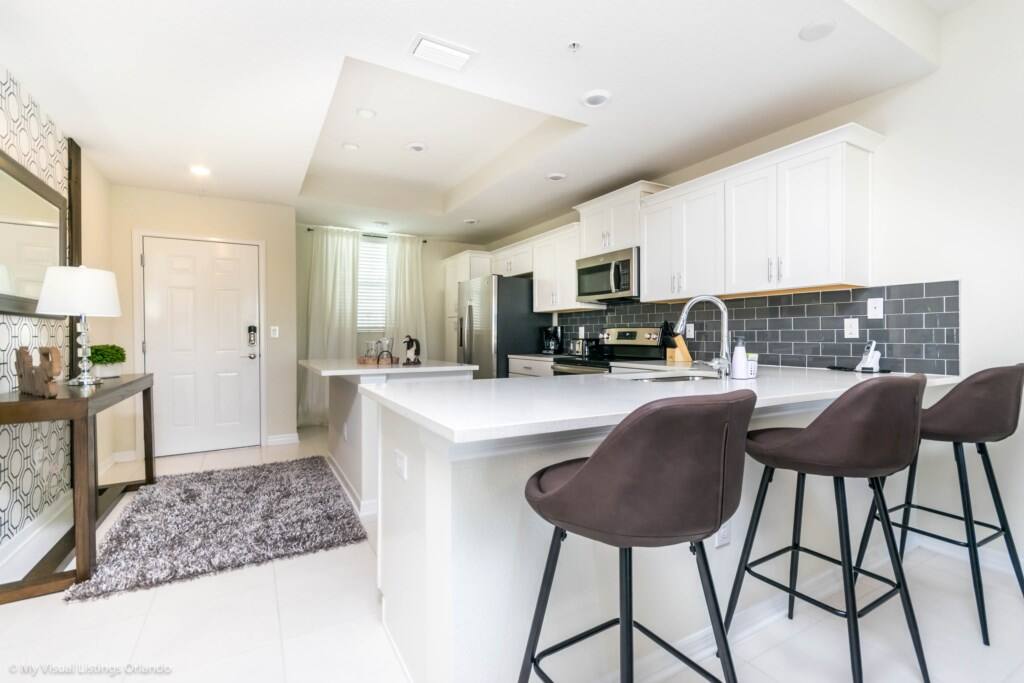 4741ClockTower,Unit104-6