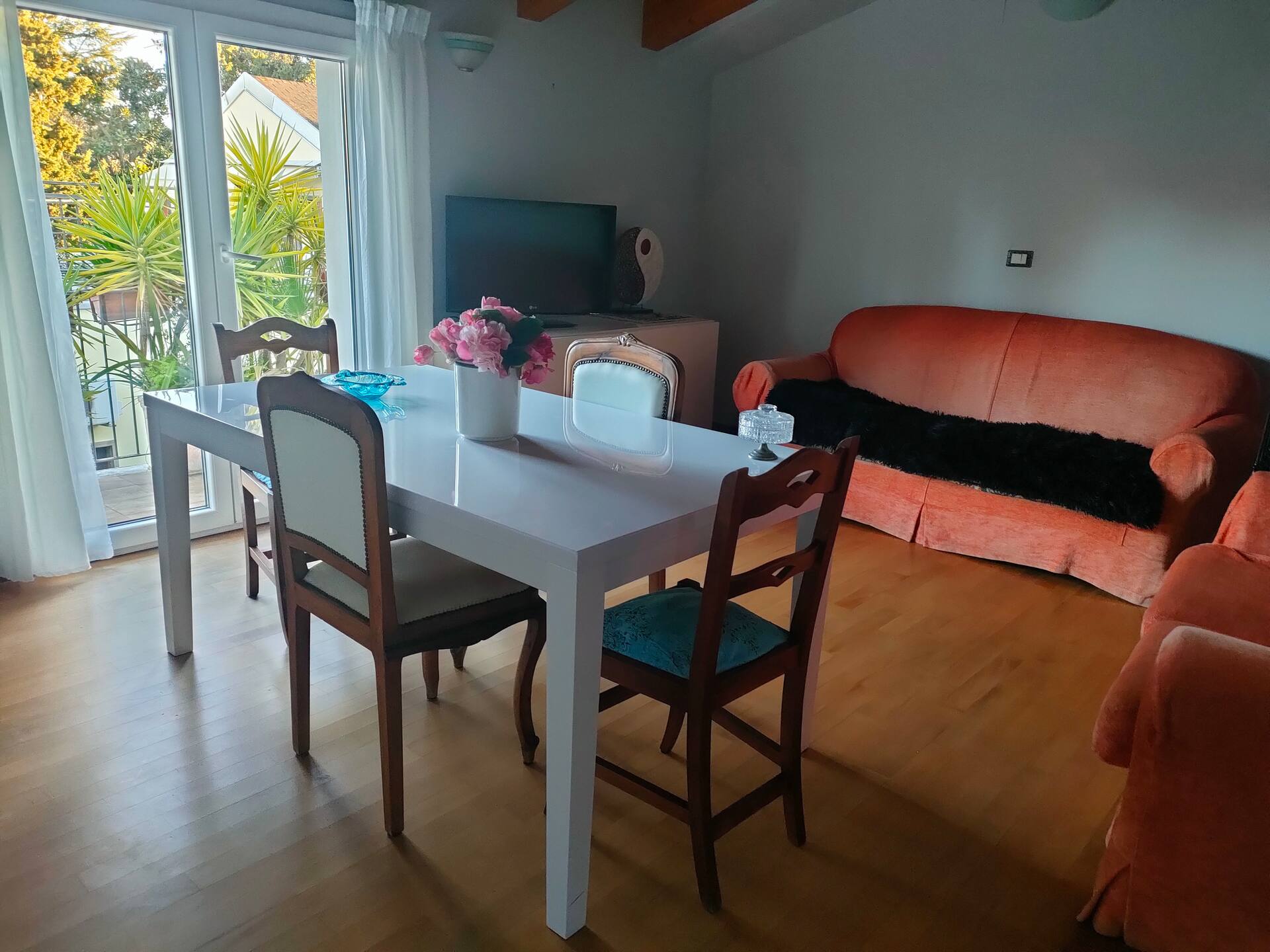 Pescara: large apartment in a villa