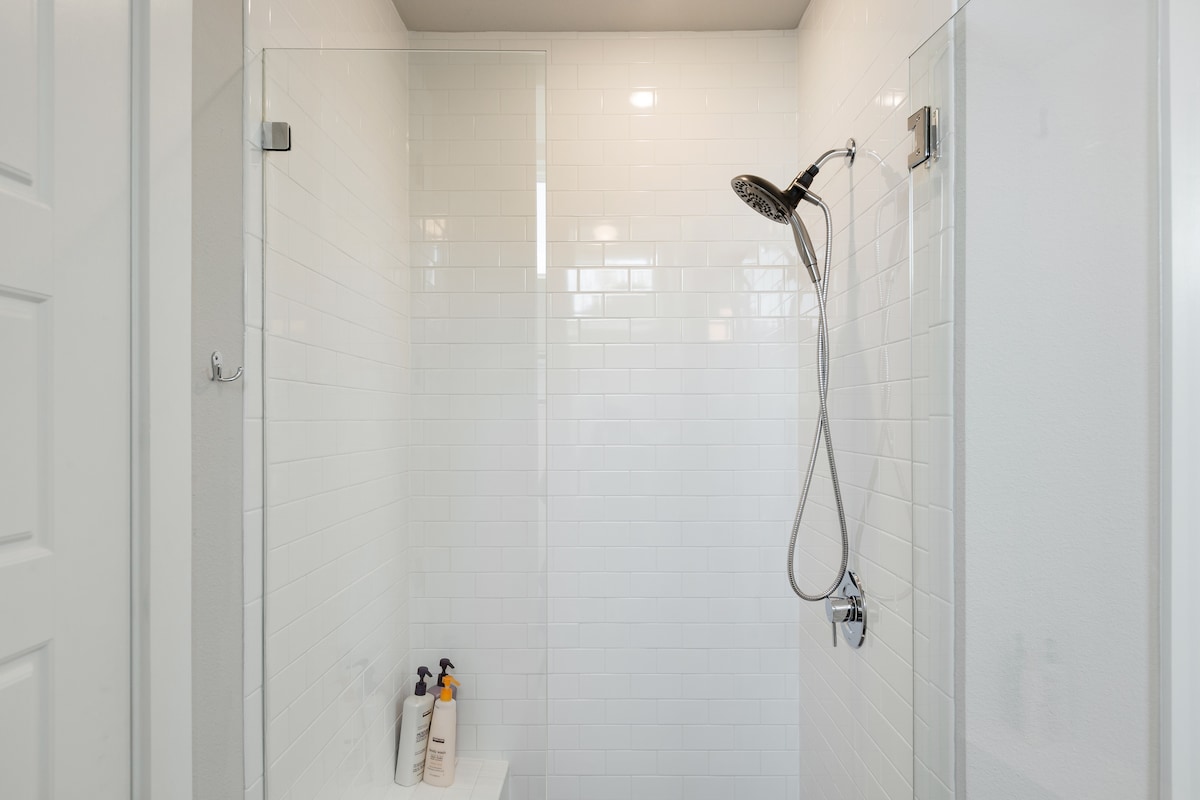Capitol View Condos by One Fine Bnb - Paramount