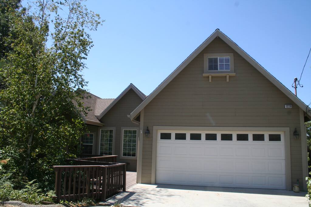 Street level entry of our mountain home... no stairs, no steep driveways, ample easy parking and access