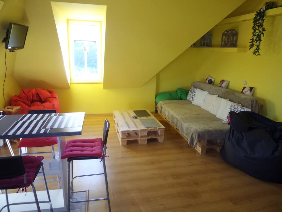 Obývací pokoj s výhledem na kolonádu