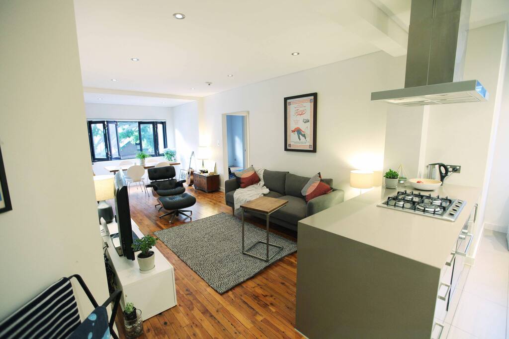 Well, would you look at that. What a handsome pad. This is the first thing you see on arrival.