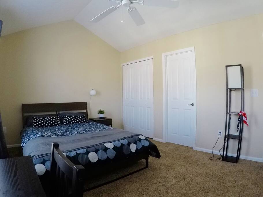 Bedtoom Picture 1