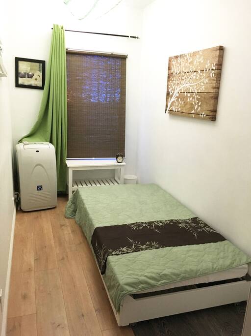 Minimal Room