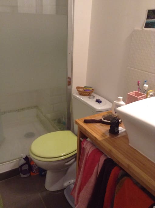Salle de bain partagée