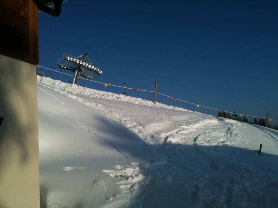 Ski-in/Ski-out
Directly on the ski slopes and ski lifts