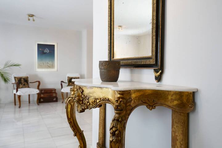 White Marble residence with Parthenon views gallery image 4