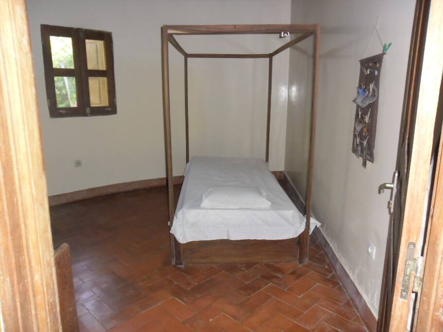 Chambre d'enfant avec 2 lits 1 place