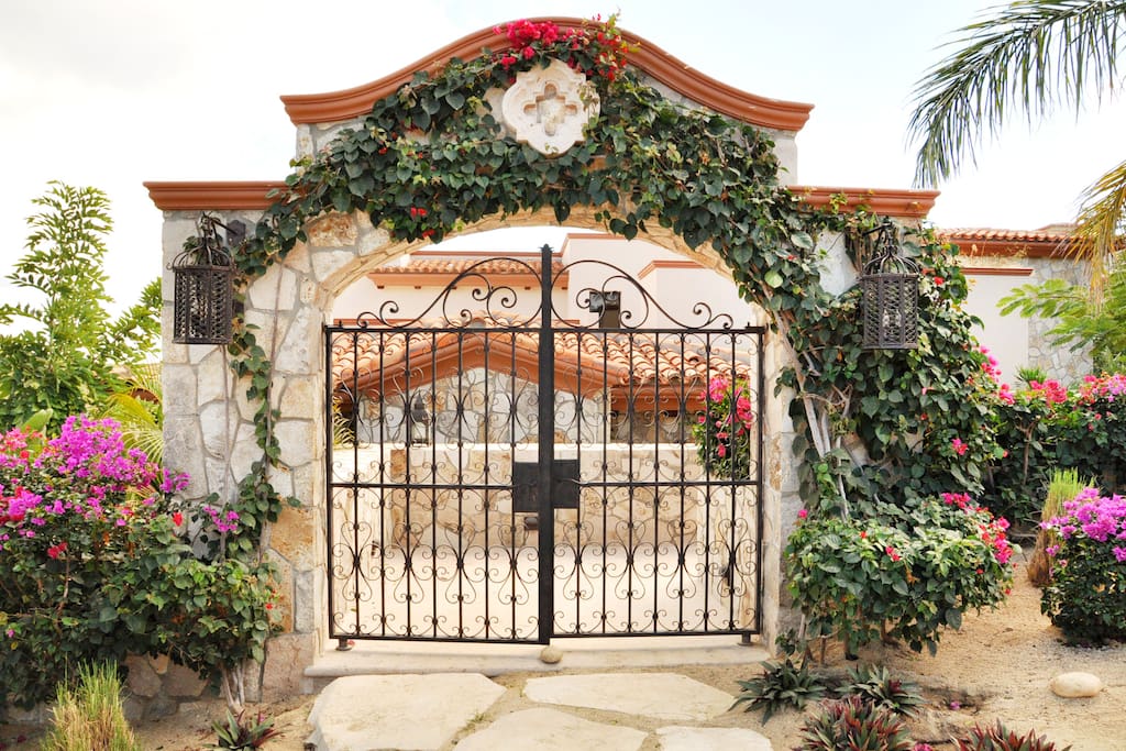 Casa Verde Beautiful Main Gate