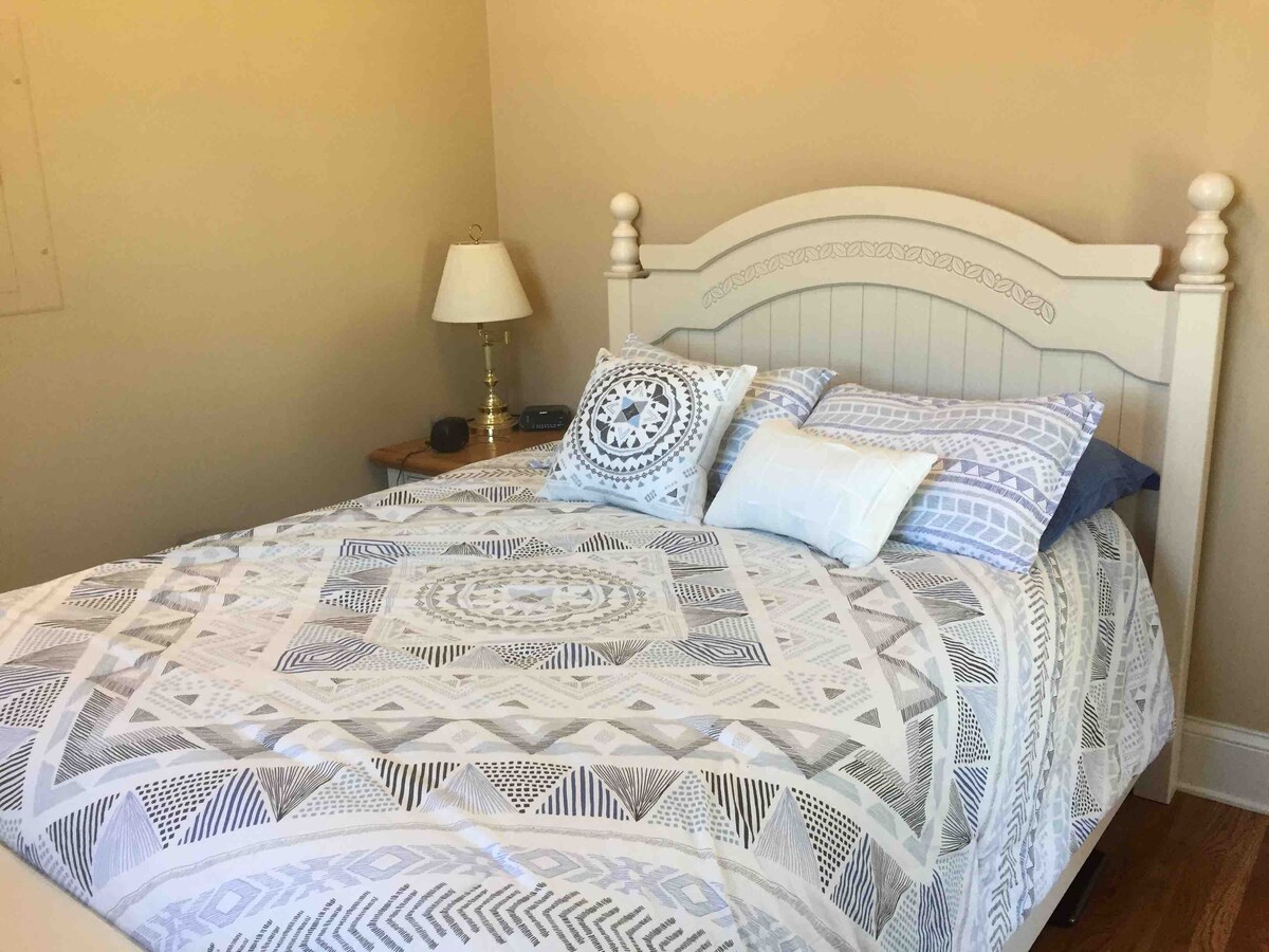 דירת MICHIANA מס '3
מיטת קווין סייז עם מזרן יוקרתי ומצעים יפהפיים. 