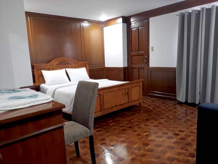 ห้องพร้อมเตียงควีนไซส์และโซฟาเบด (ขนาดควีนไซส์)