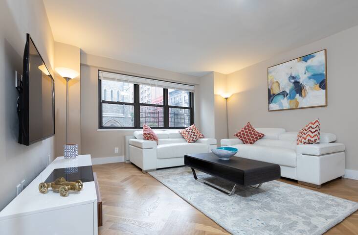 Luxury 3 Bedrooms 2.5 Baths off Lexington Ave UES gallery image 3