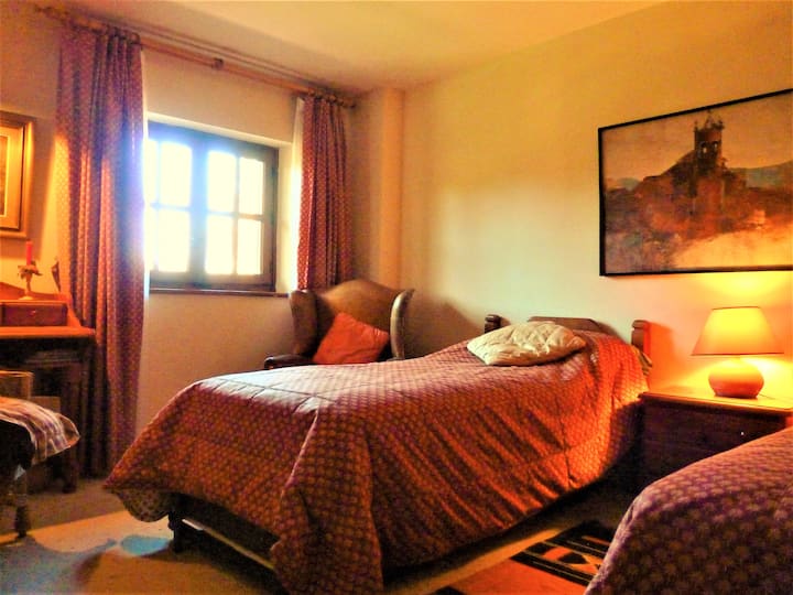 5号卧室，配有2张额外床铺/5号卧室，配有2张额外的床铺