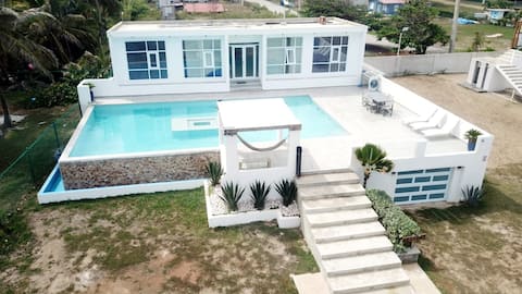 CARRIBEAN 181 -MODERN   FRONT BEACH HOUSE
