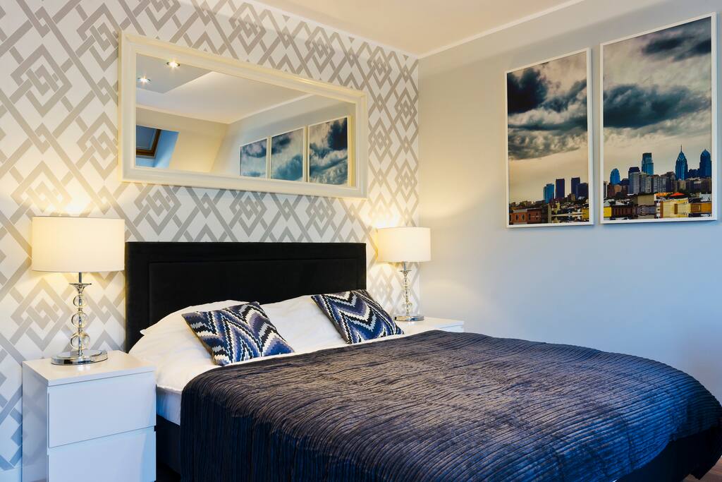 King size bed