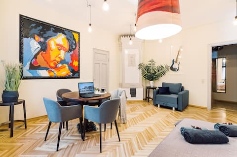 ELVIS Riga Old Town/13 guests/6 BR/Central