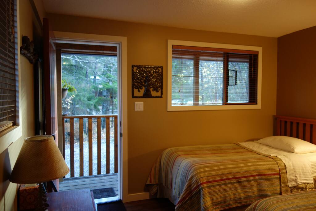 Twin-size beds, private entrance