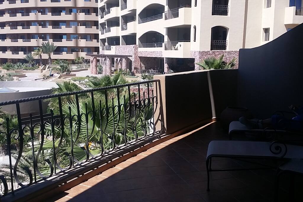 Lardge patio