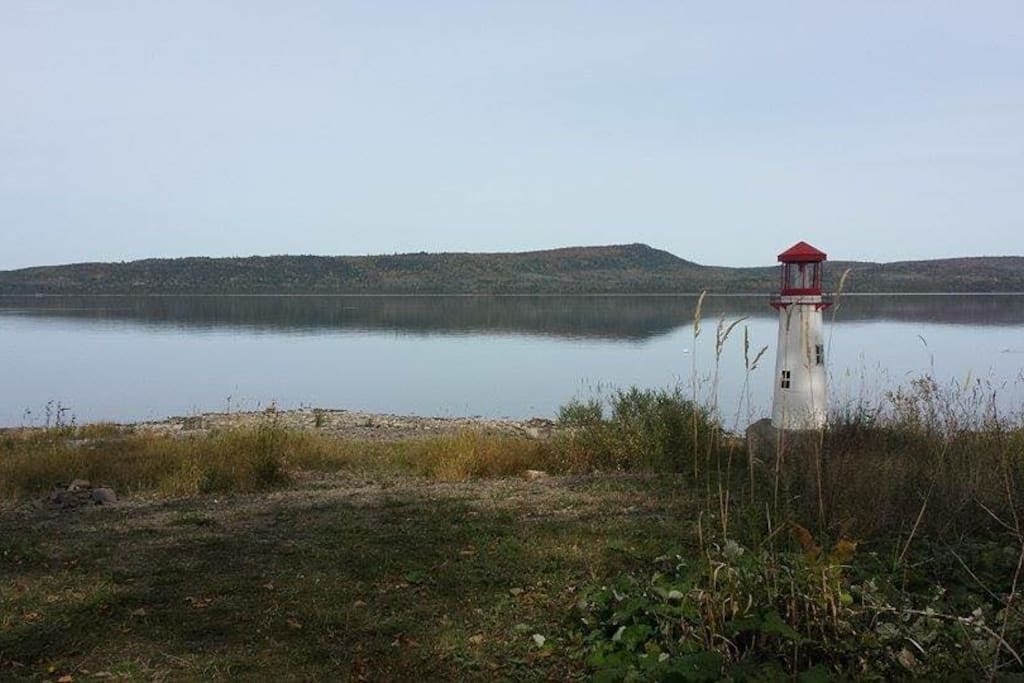 Terrain donnant sur le lac