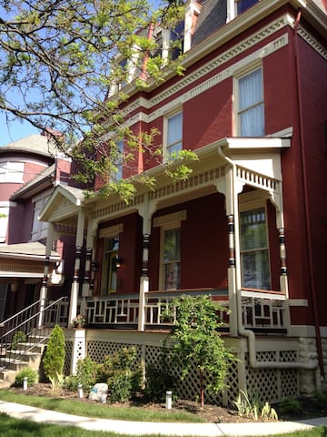 Quaint Mother-in-Law Suite in Walnut Hills, UC, XU