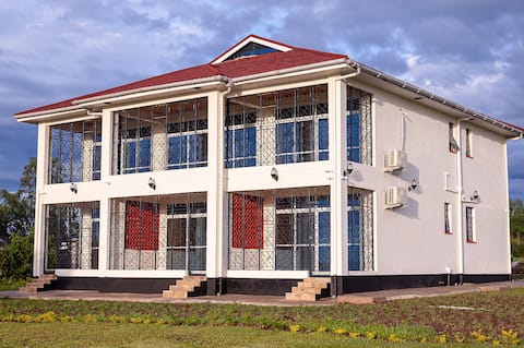 Villa 5 Del Sol: Lakefront. 3 beds. Luxury Villa.