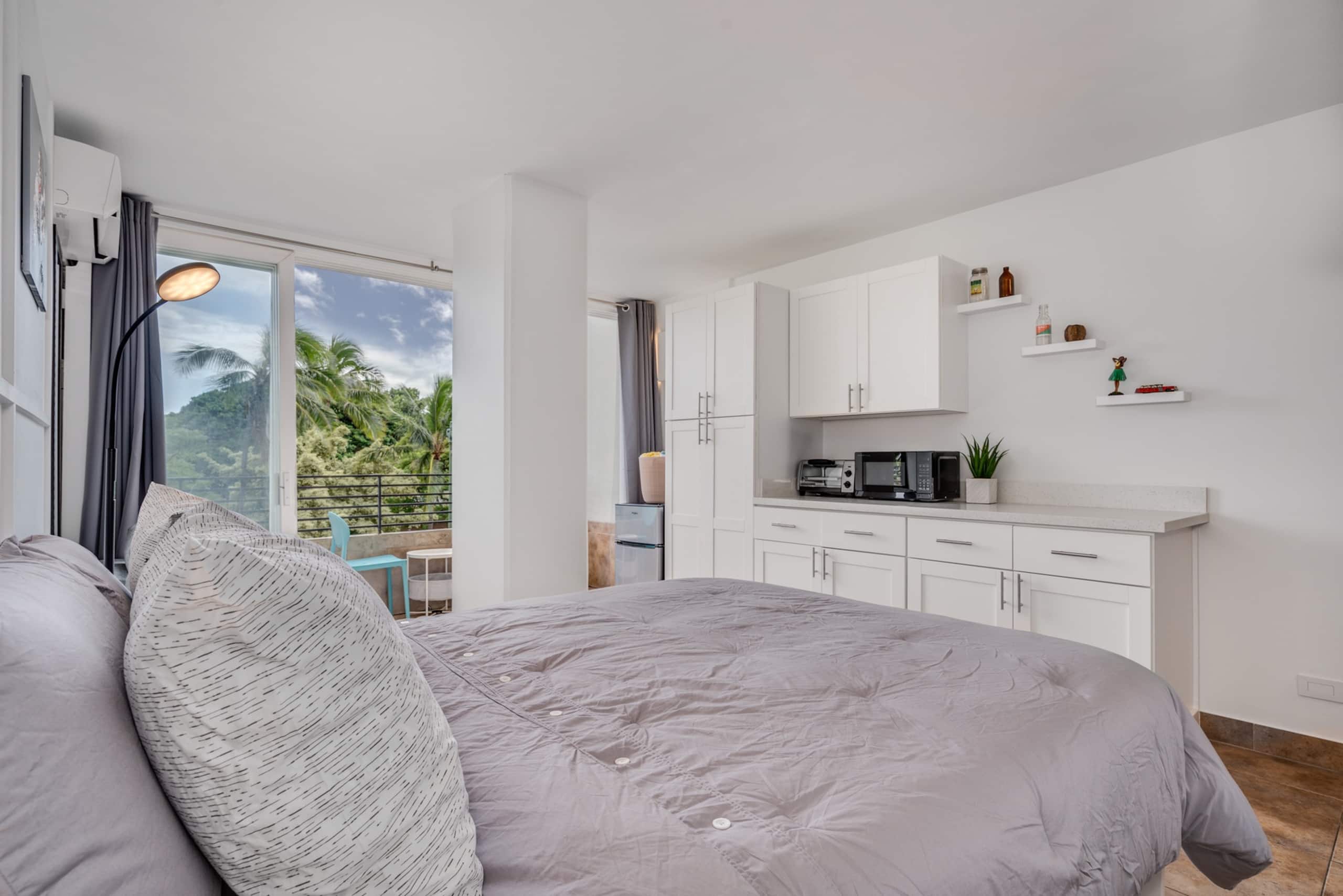 Waikiki Bungalow - Image 8