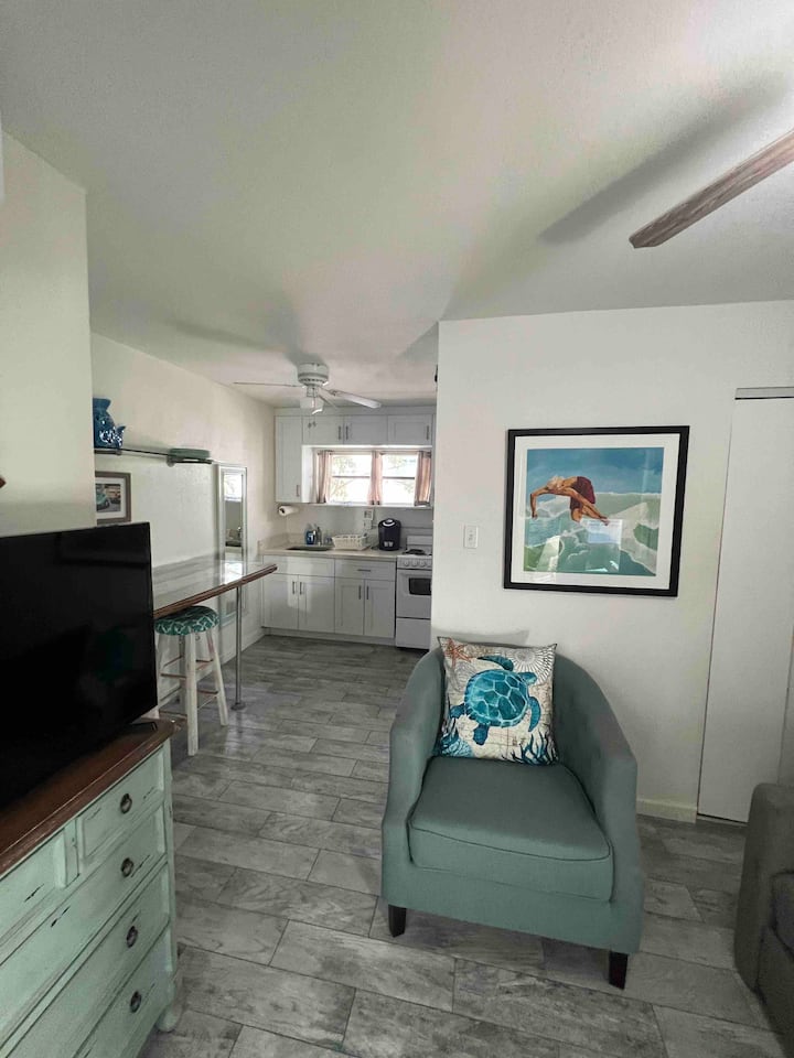 Key West Studio A Short Walk From Higgs & Duval - Key West, FL