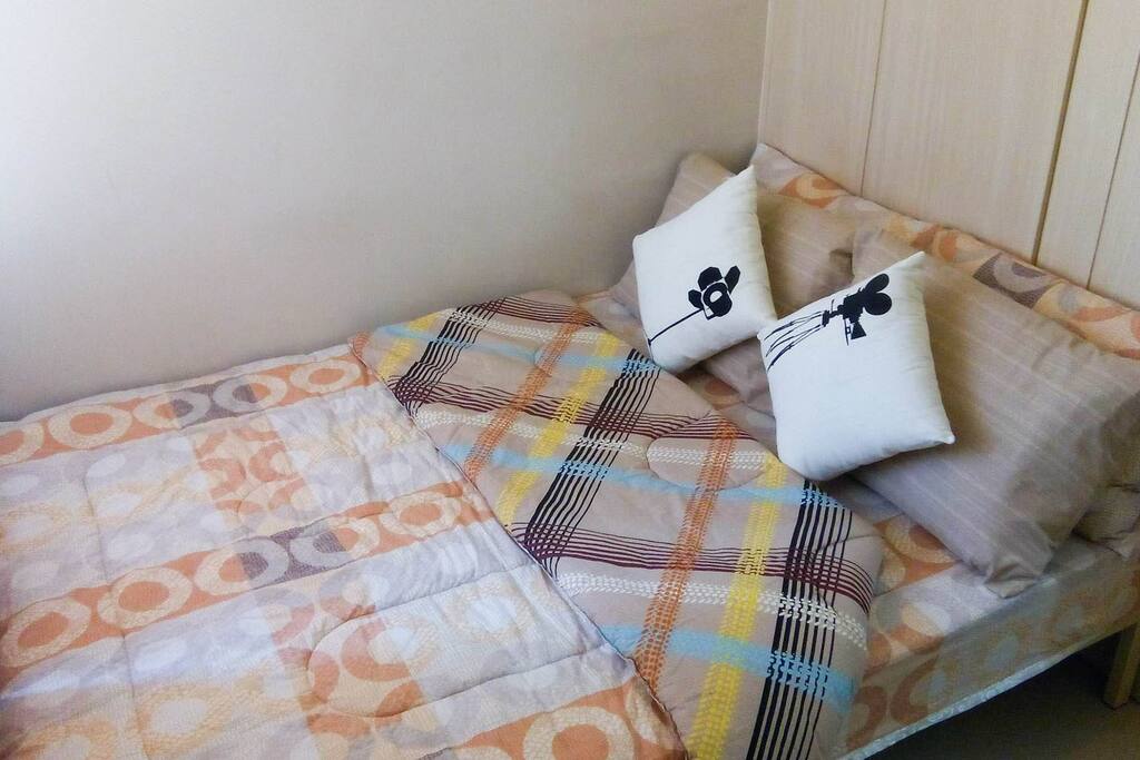 comfortable bedding with comforter
