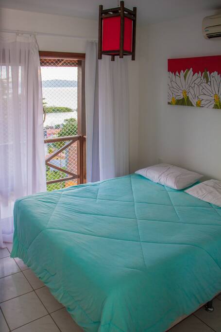 Quarto 1:
Cama queen size
Ar condicionado