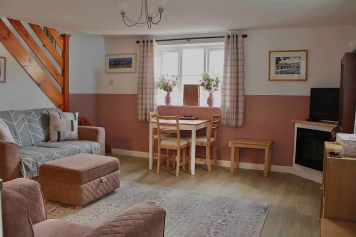Scenic Couples Getaway In The Brecon Beacons - Crickhowell
