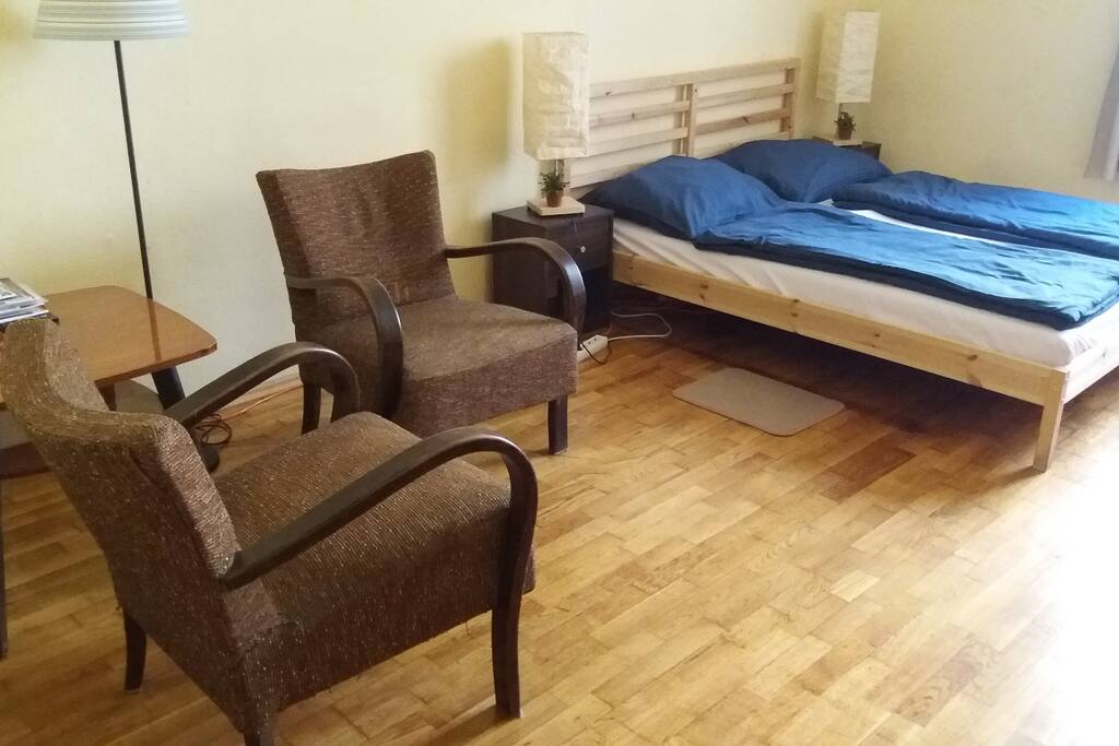 the bedroom with a double bed