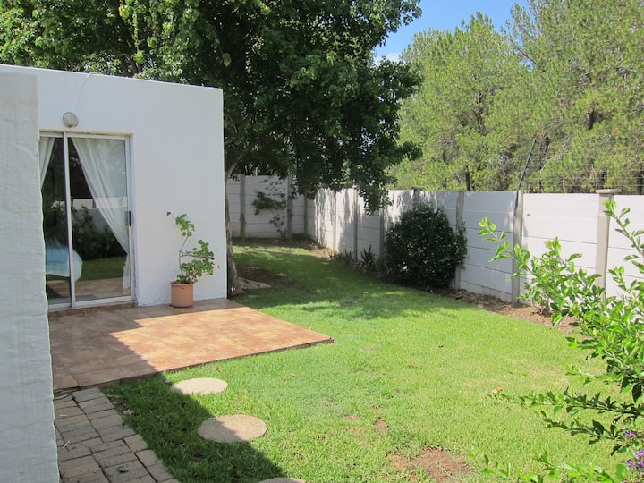 Centrally located apartment in a secure boomed off
