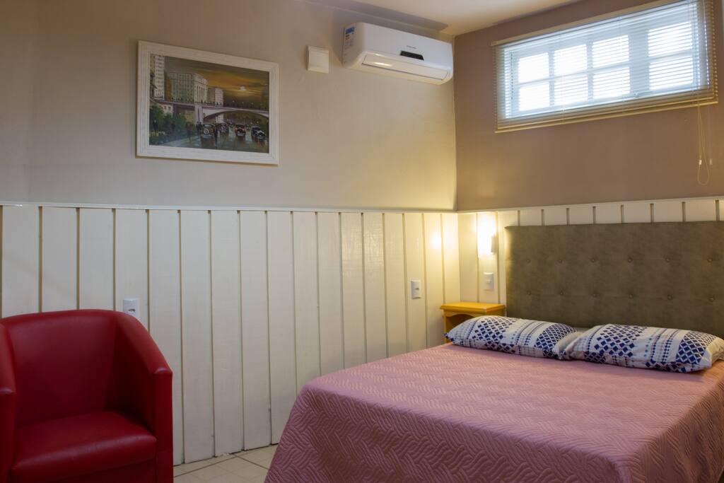 Quarto de casal com Ar Condicionado (quente e frio)