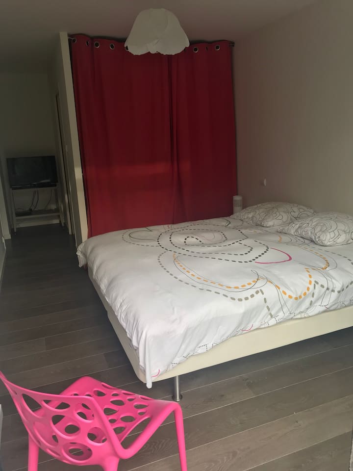 Spavaća soba 1 prizemlje s tuš-kadom