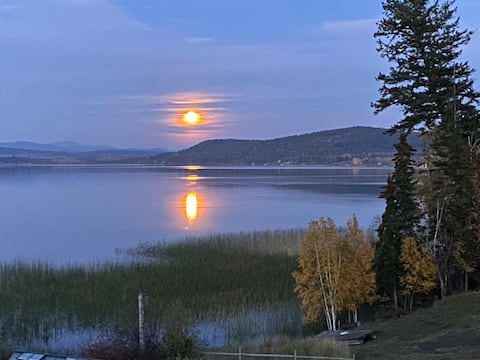 100 MILE WATERFRONT COTTAGE