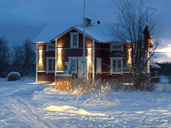 Edvin's House by the River Ivalo Houses for Rent in Inari, Finland