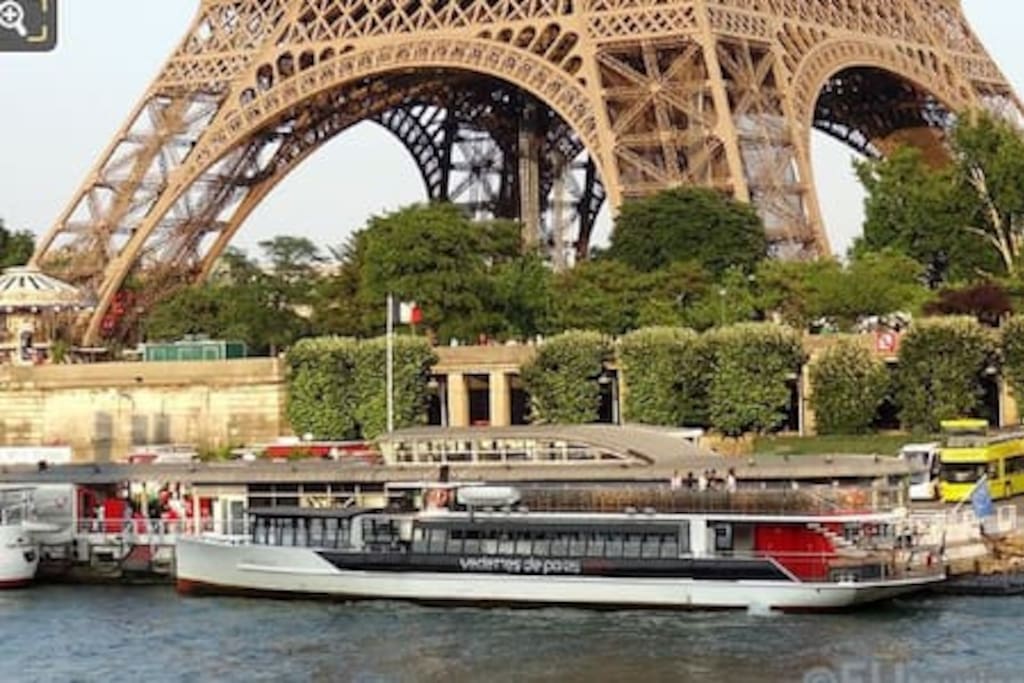 Les Bateaux-Mouches