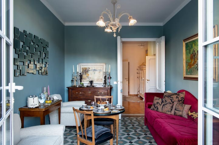 ☆Contemporary Suites☆ Central Ap. Parking & Gym gallery image 2