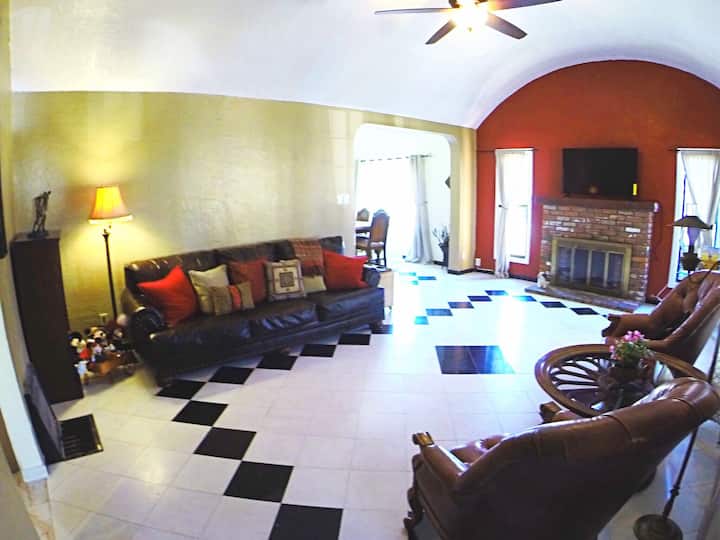 Beautiful 3 bedroom 2 Bathroom House in South Bay