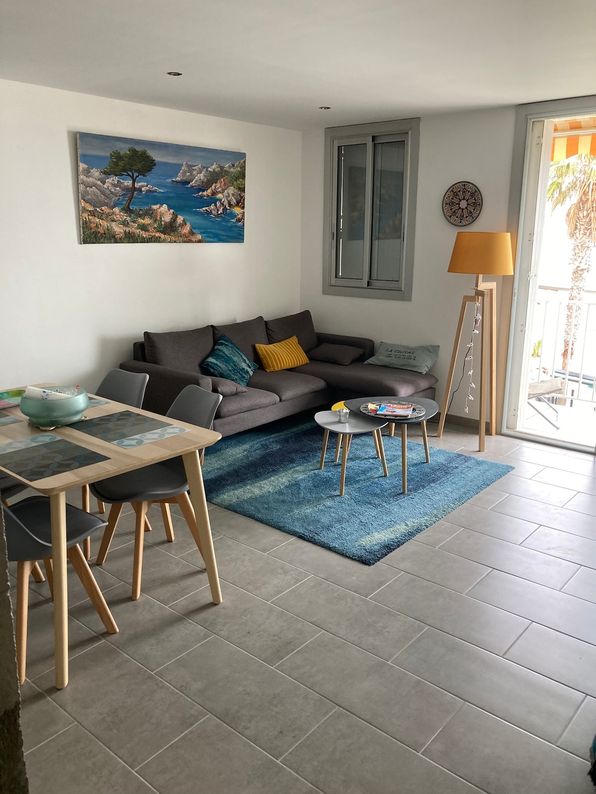 Top performing Airbnb: 3 bedroom beachfront La Ciotat 180-degree sea view in La Ciotat