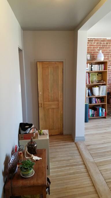 This door... Everybody loves this door :) (probably 'cause they're not the ones who had to remove 3 layers of paint, sand and varnish (2 coats!) that baby ;)