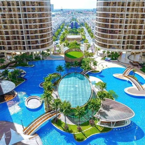 Budget Private Studio w/ Free Luxurious Pool & Gym