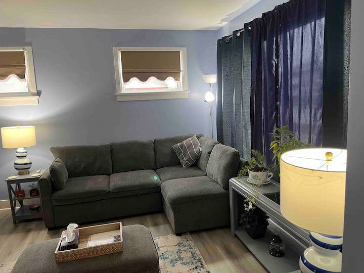 Cozy 2 Bedroom House. Available Short Or Long Term - Thunder Bay
