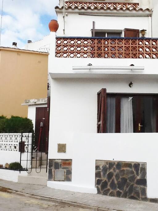 house with 2 floors