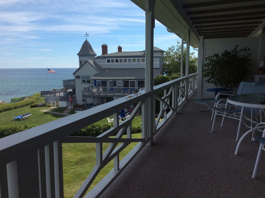 Private Furnished Long Deck